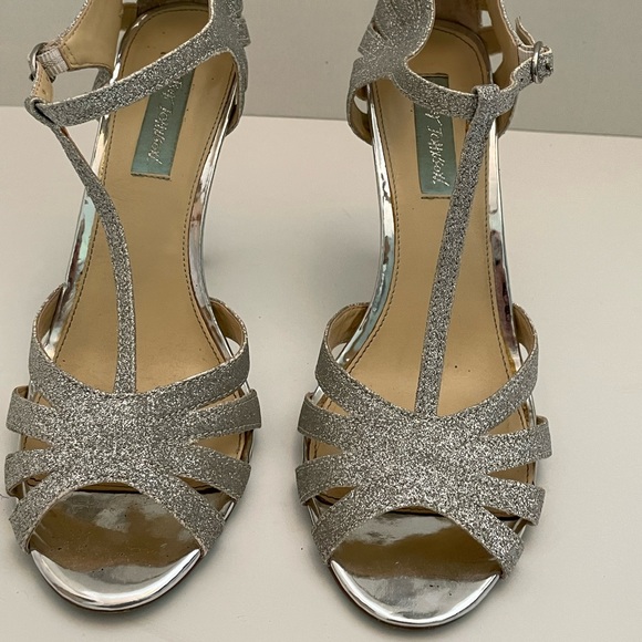 Betsey Johnson glitter party sandals in silver - Picture 2 of 9